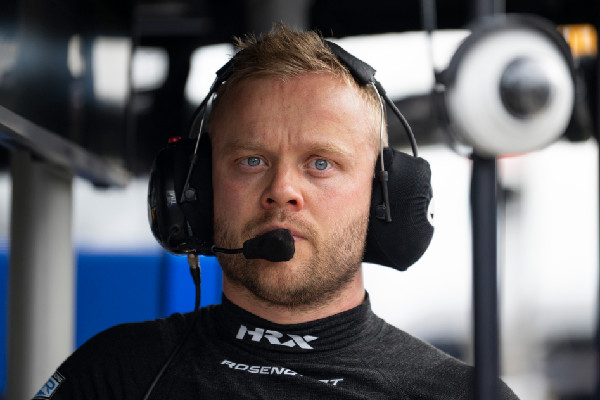 Honda Tops Indy 500 First Qualifying Honda Tops Indy 500 First Qualifying