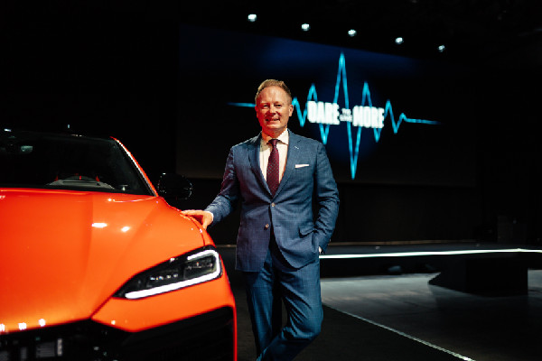 Urus SE Debuts at Lamborghini Day UK
