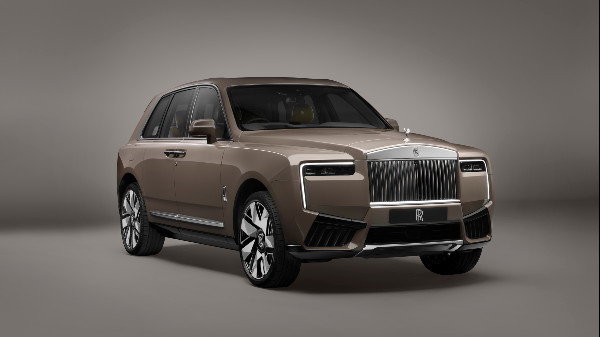 New Rolls-Royce Cullinan: Luxury Redefined