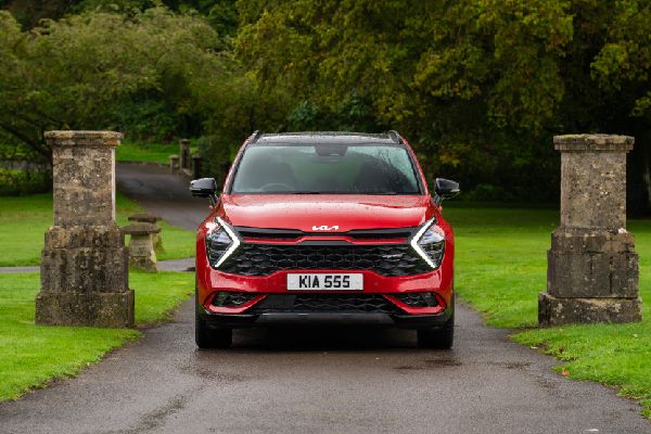 Kia EV9, Sportage Win at AM 2024