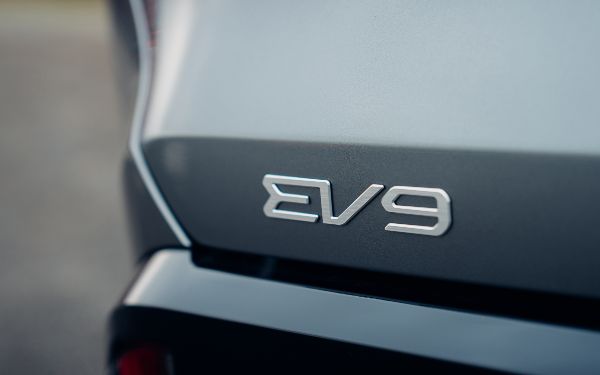 Kia EV9, Sportage Win at AM 2024