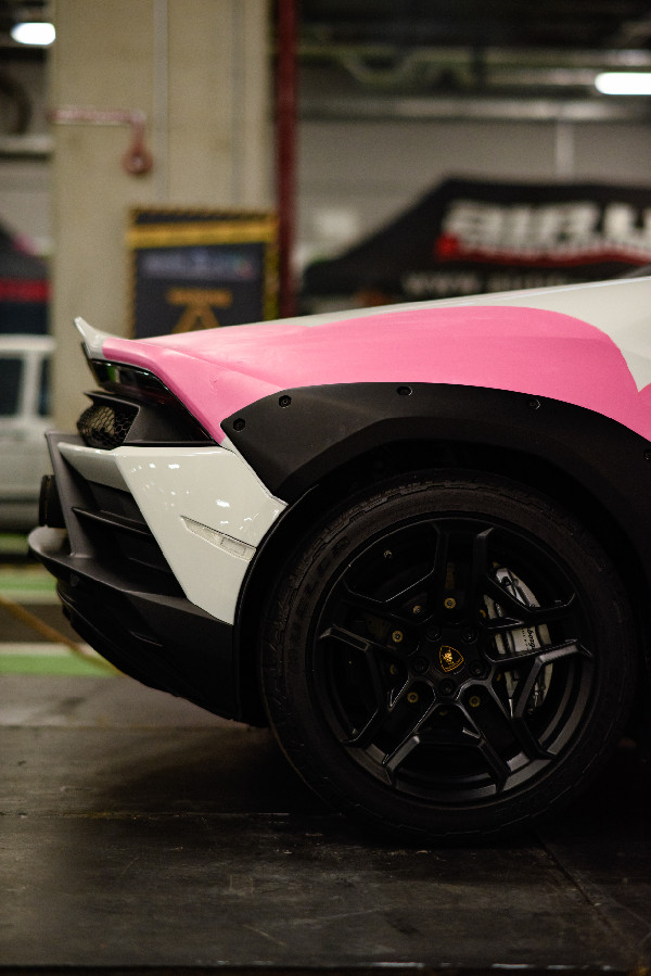 Pop Art Lamborghini Wows at Wembley