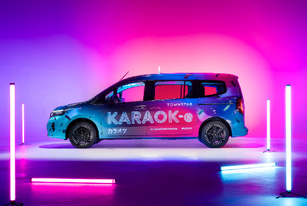 Sing Out Loud with Nissan Townstar Karaok-e