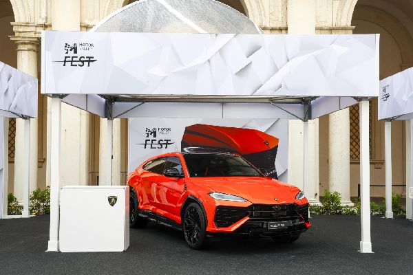 Hybrid Urus SE Debuts in Europe