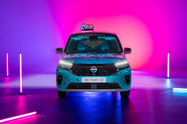 Sing Out Loud with Nissan Townstar Karaok-e