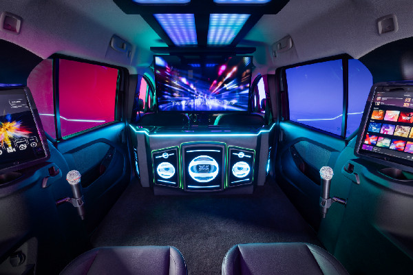 Sing Out Loud with Nissan Townstar Karaok-e