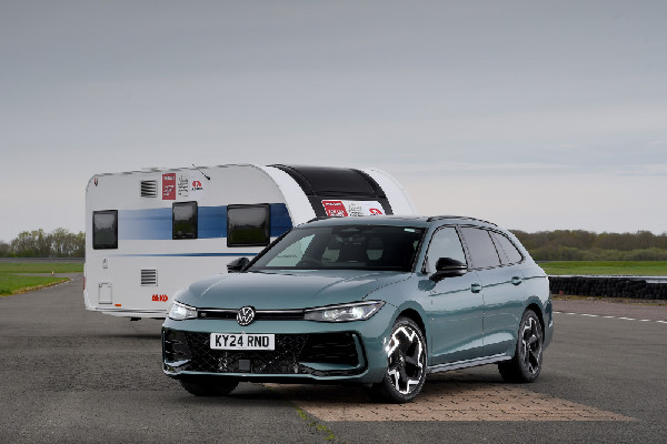 Passat Wins Tow Car Awards 2024