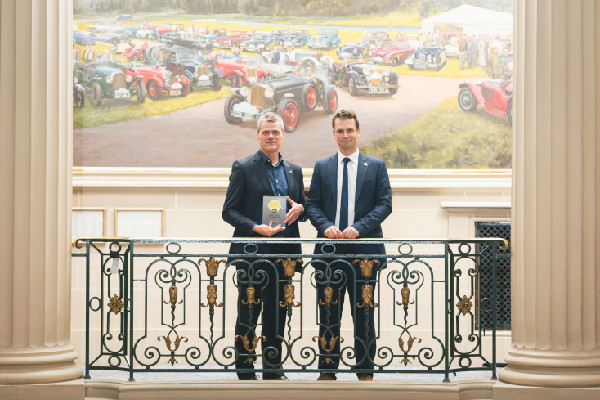 David Moss Wins Autocar Award