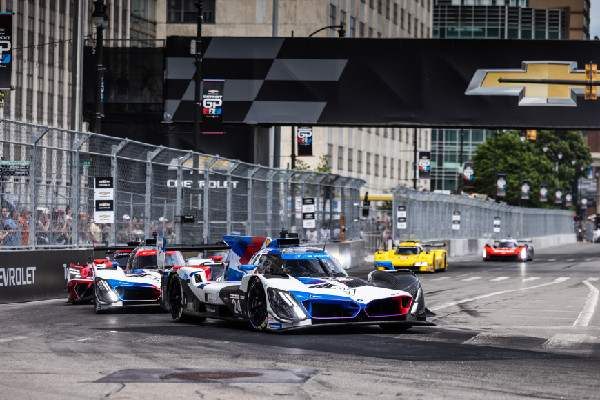 BMW Team's Tough Detroit Race