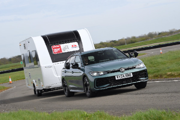 Passat Wins Tow Car Awards 2024