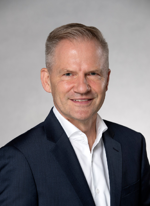 Reiche Leads VWCV Production Shift