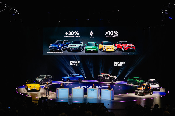 Luca de Meo Wins Issigonis Trophy