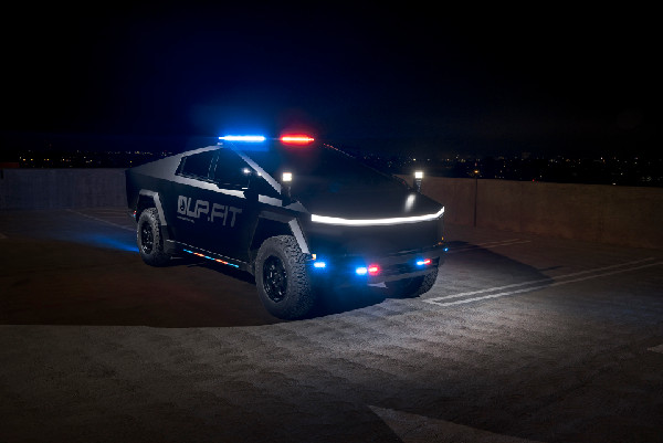 Tesla Cybertruck as New Police Vehicle Tesla Cybertruck as New Police Vehicle