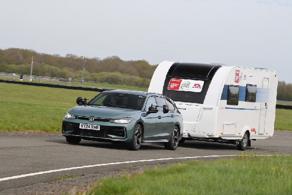 Passat Wins Tow Car Awards 2024