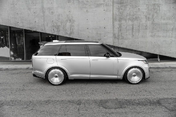 Kim K's Custom Range Rover Revealed