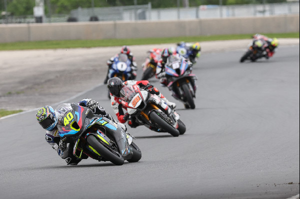 BMW Teams Battle at MotoAmerica