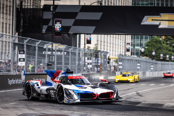 BMW Team's Tough Detroit Race