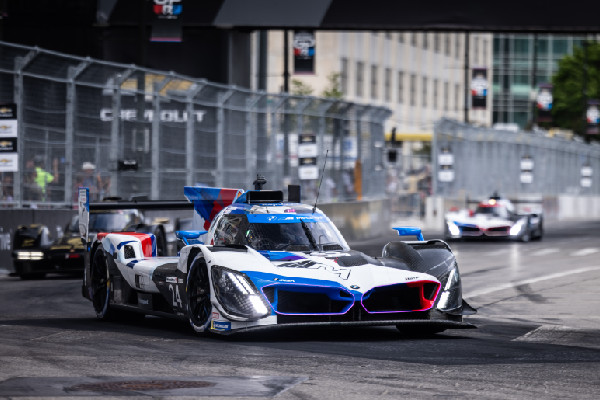 BMW Team's Tough Detroit Race