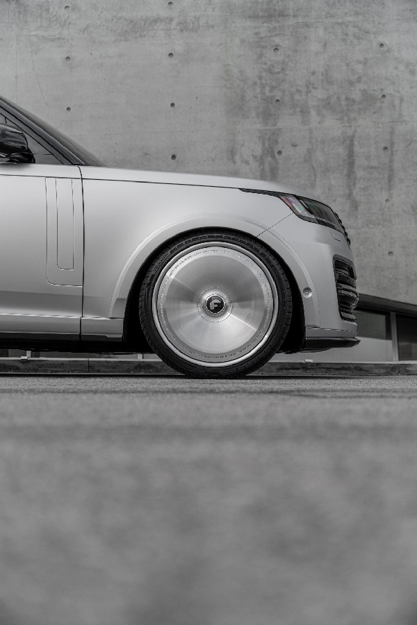 Kim K's Custom Range Rover Revealed