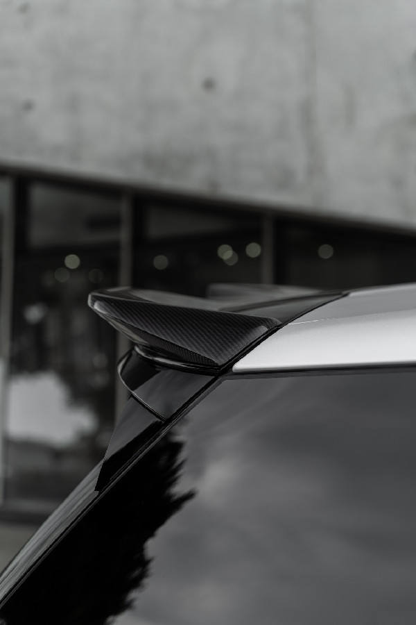 Kim K's Custom Range Rover Revealed