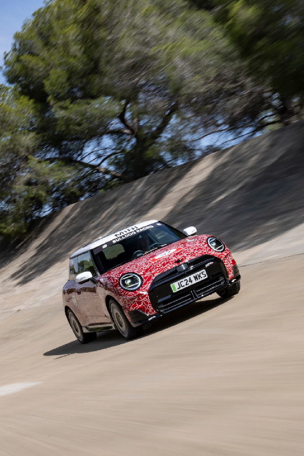 Electric MINI JCW Debuts at Goodwood
