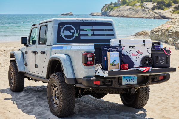 Vineyard Vines & Jeep Launch Collection