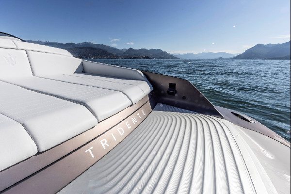 TRIDENTE: Electric Luxury on Water