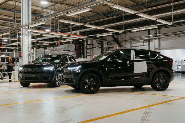 New Volvo Black Editions & Estate Comebacks