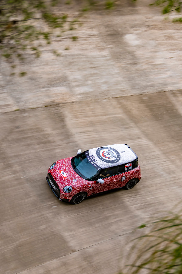 Electric MINI JCW Debuts at Goodwood