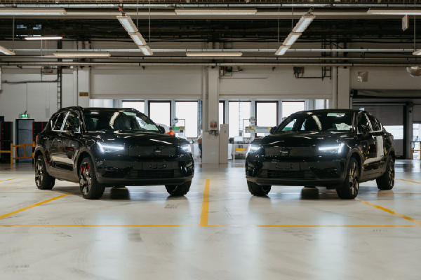 New Volvo Black Editions & Estate Comebacks