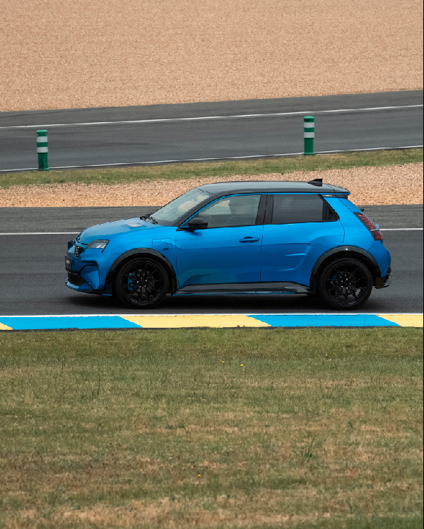 Alpine A290 Electric Debut at Goodwood Alpine A290 Electric Debut at Goodwood