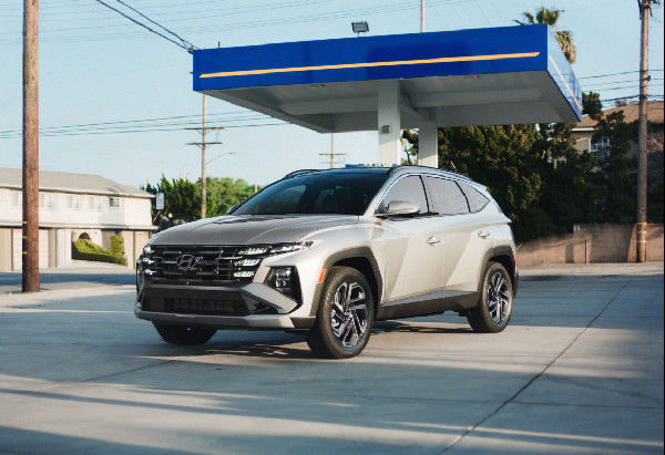 'Everyone's Outside': Hyundai's New Campaign