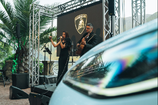 Lugano Marks Year with Urus SE Launch