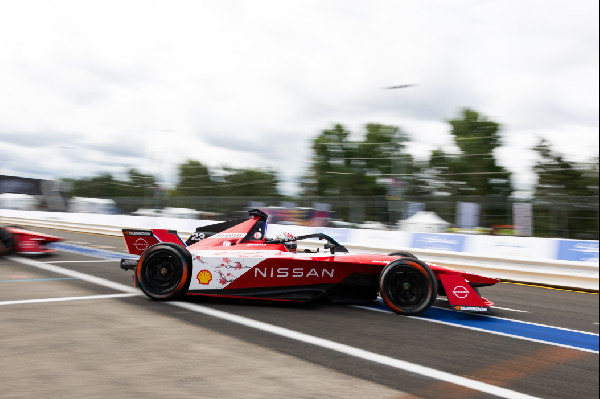 Nissan Eyes Victory in London Finale
