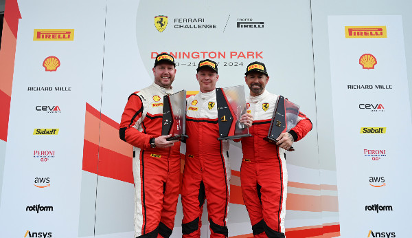 Ferrari Challenge UK: Donington Thrills Ferrari Challenge UK: Donington Thrills
