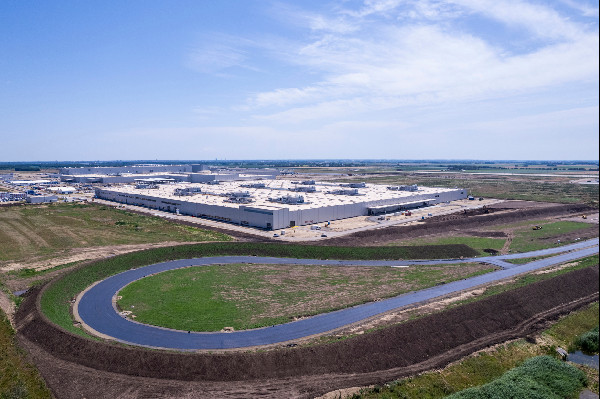 BMW Expands Battery Production