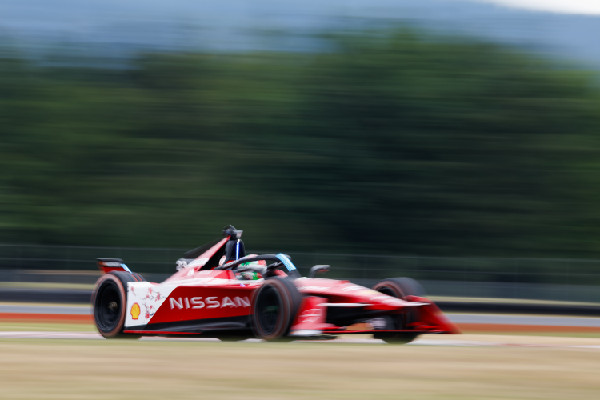 Nissan Eyes Victory in London Finale