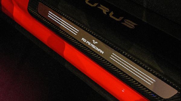 Urus SE's Global Hybrid Debut