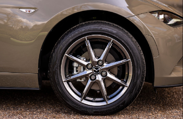 Mazda MX-5 Wins Top Convertible Award