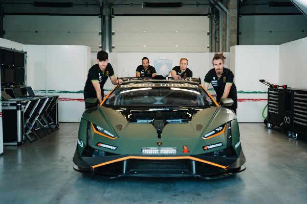 Lamborghini & Macron Team Up