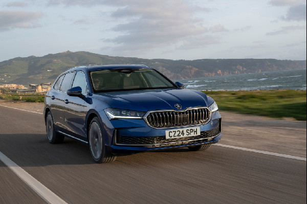 New Škoda Superb iV PHEV Unveiled