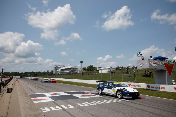 Hyundai Wins at Canadian Tire Motorsport