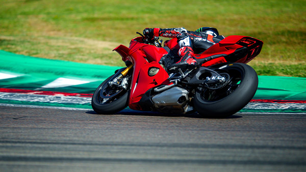 2025 Ducati Panigale V4 Revealed