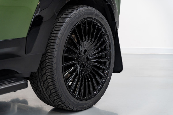 New Range Rover Sport Debuts at Goodwood