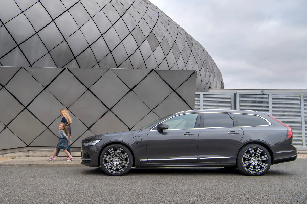 New Volvo Black Editions & Estate Comebacks