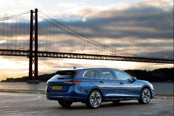New Škoda Superb iV PHEV Unveiled