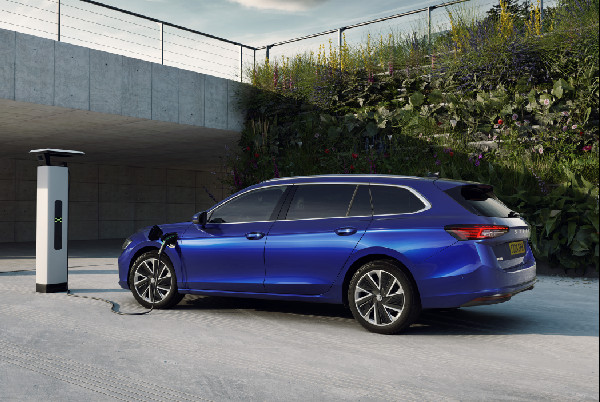 New Škoda Superb iV PHEV Unveiled