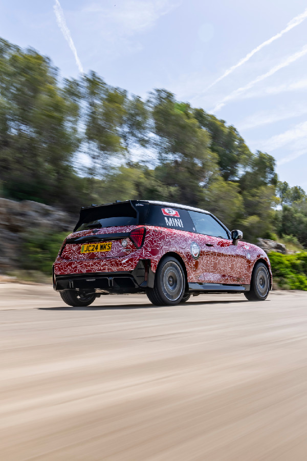 Electric MINI JCW Debuts at Goodwood