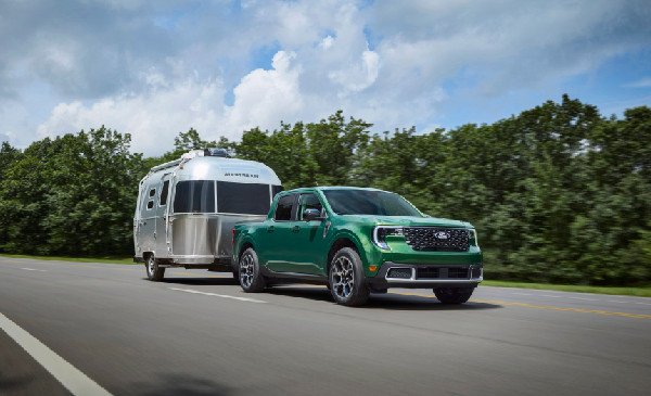 2025 Ford Maverick's New Hybrid AWD