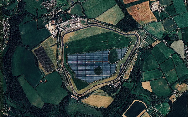 New Lap Record at Castle Combe